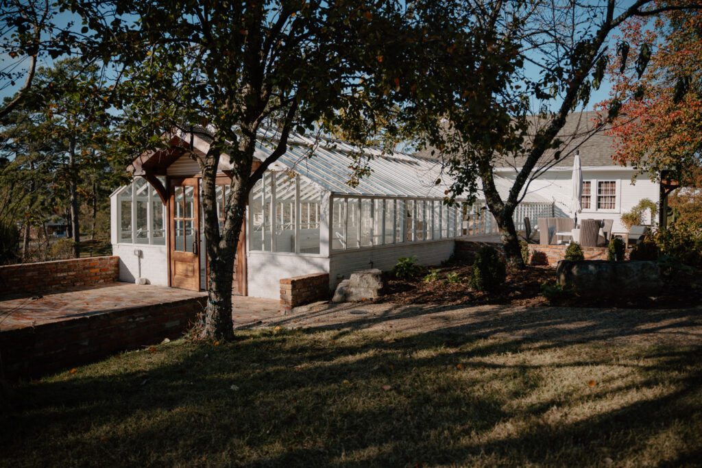 photo of the outside of the greenhouse at the reserve at hot springs